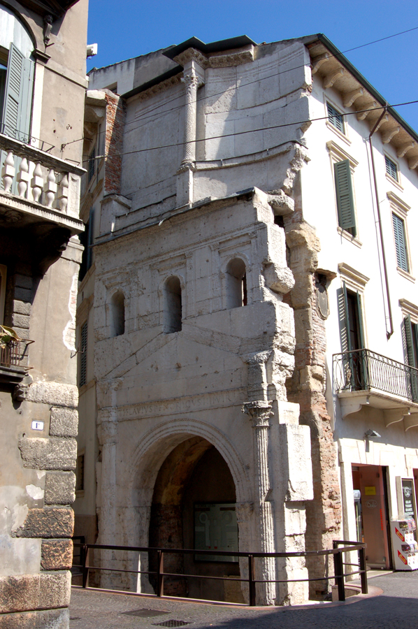 Porta Leoni