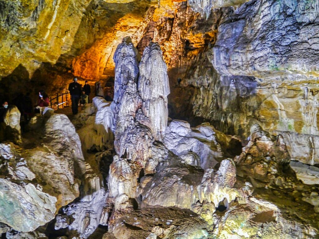 Les Grottes de La Balme