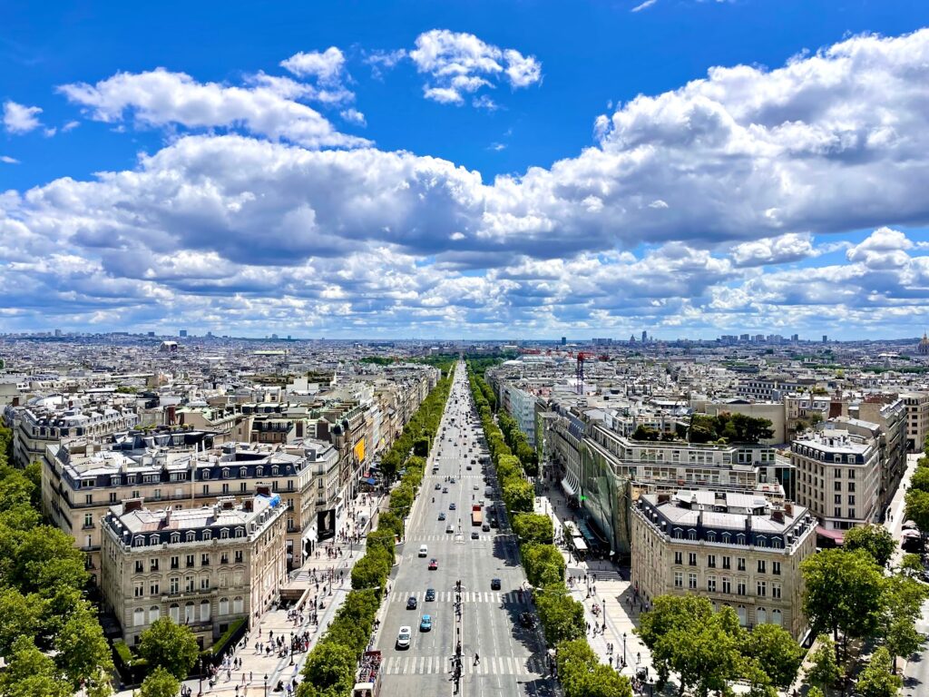 Av. des Champs-Élysées