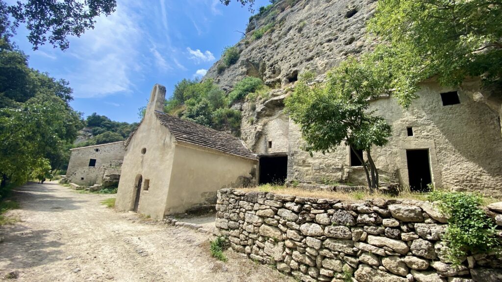 Village Troglodytique de Barry